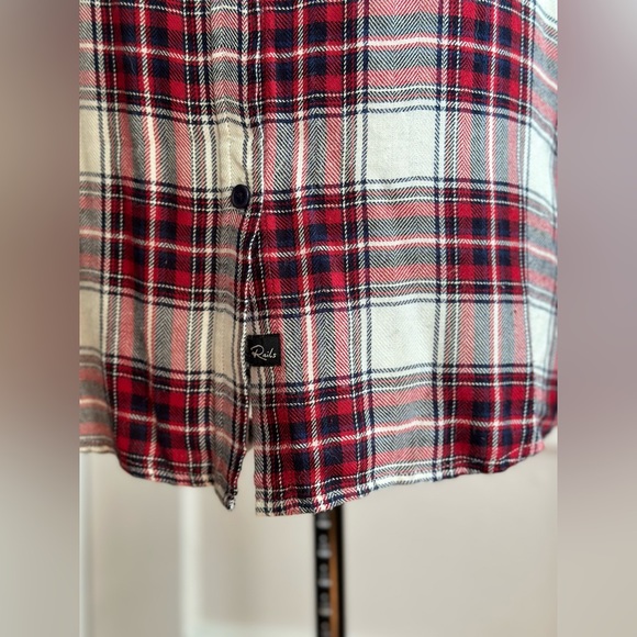 Short Sleeve Rails Button Down - Picture 4 of 7